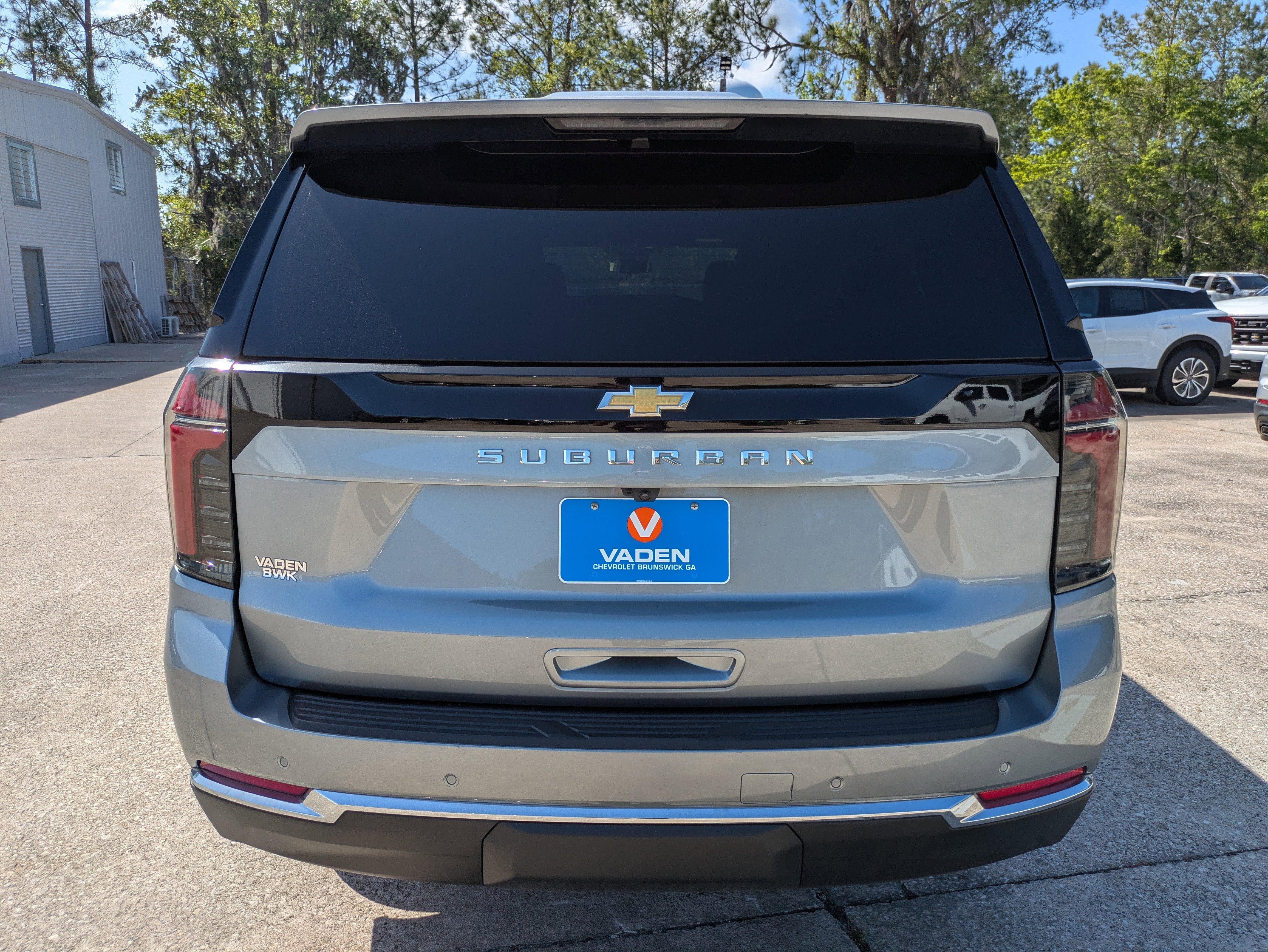 2025 Chevrolet Suburban LS