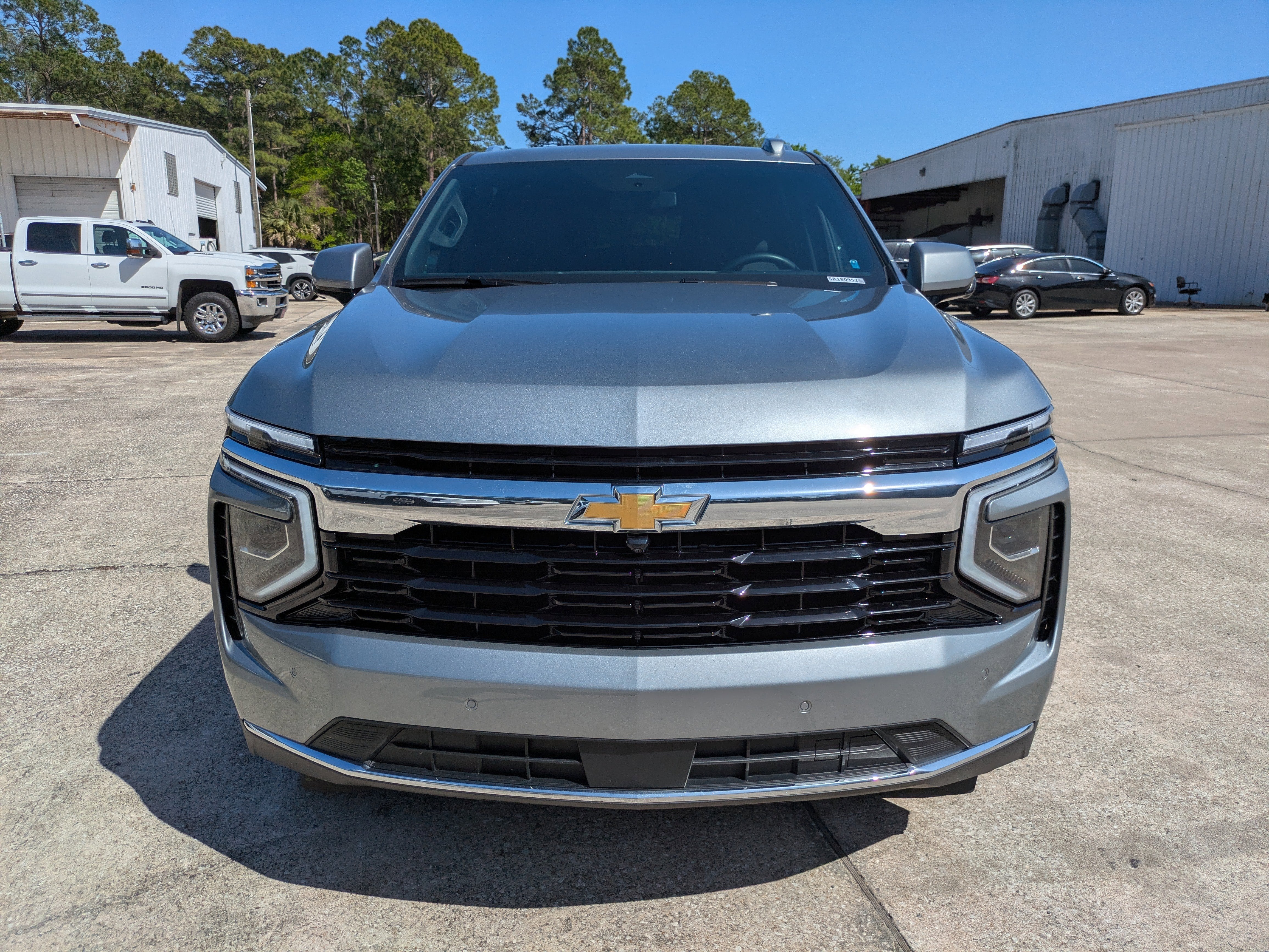 2025 Chevrolet Suburban LS