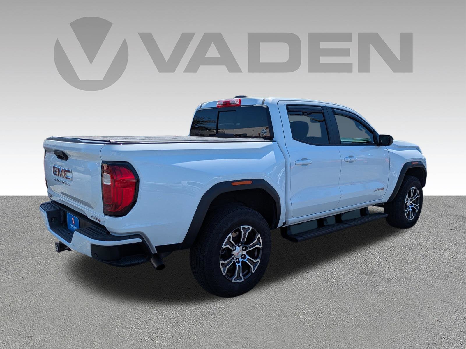 2024 GMC Canyon 4WD AT4