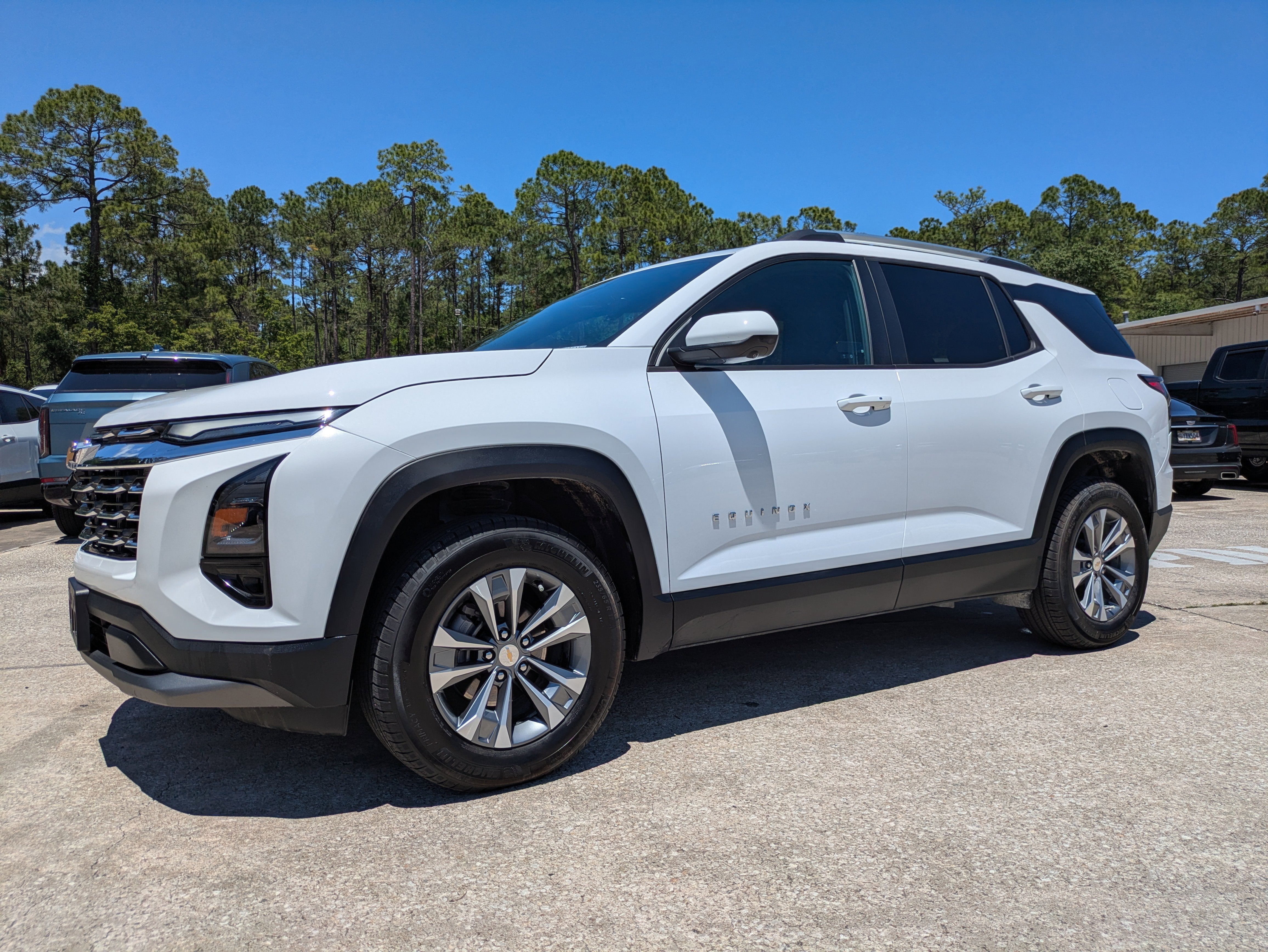 2025 Chevrolet Equinox AWD LT
