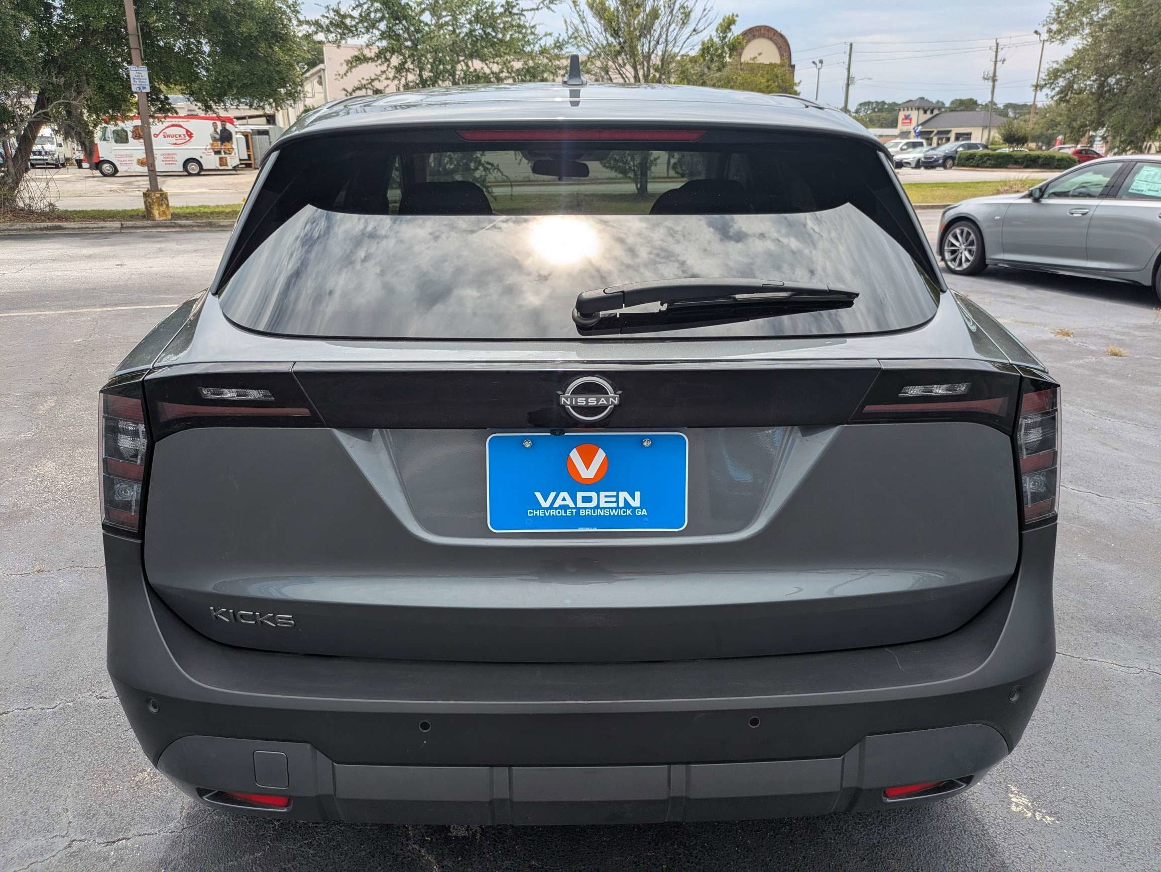 2025 Nissan Kicks SV