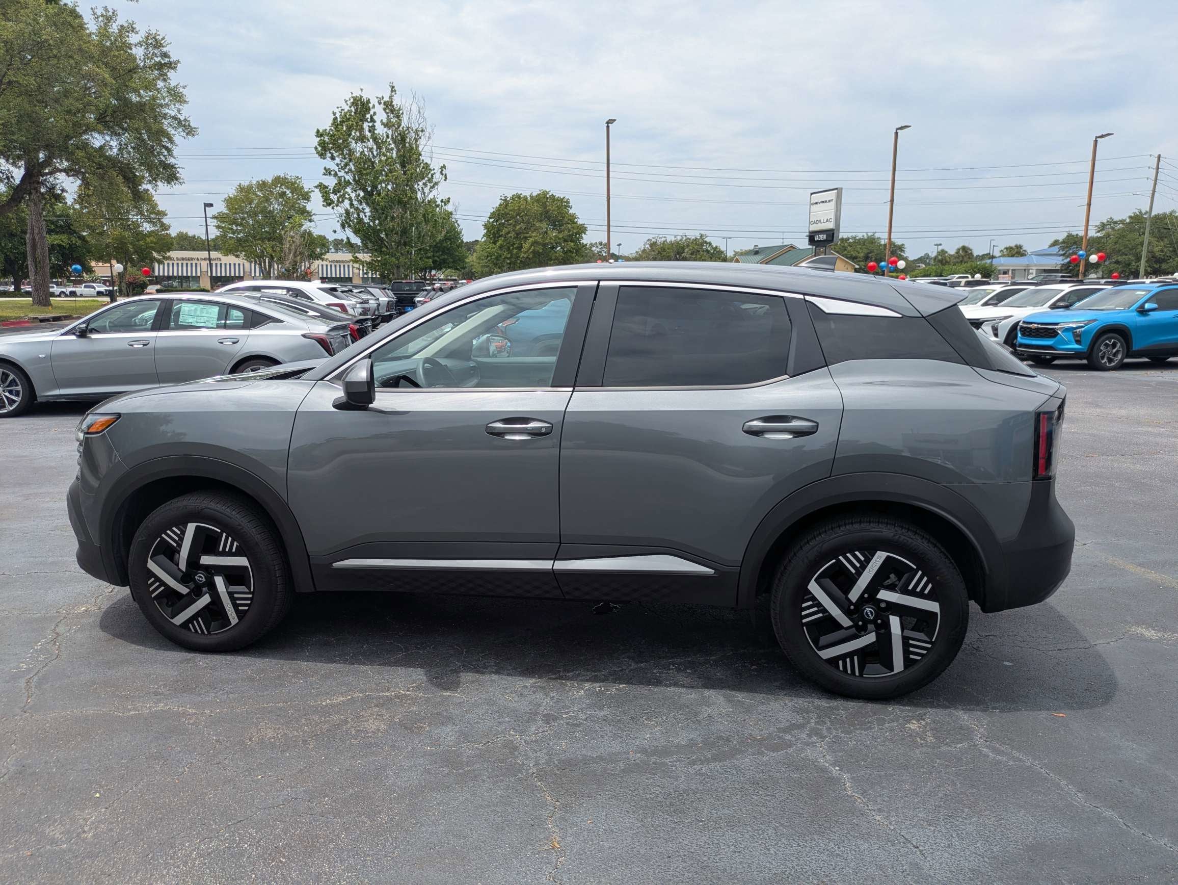 2025 Nissan Kicks SV