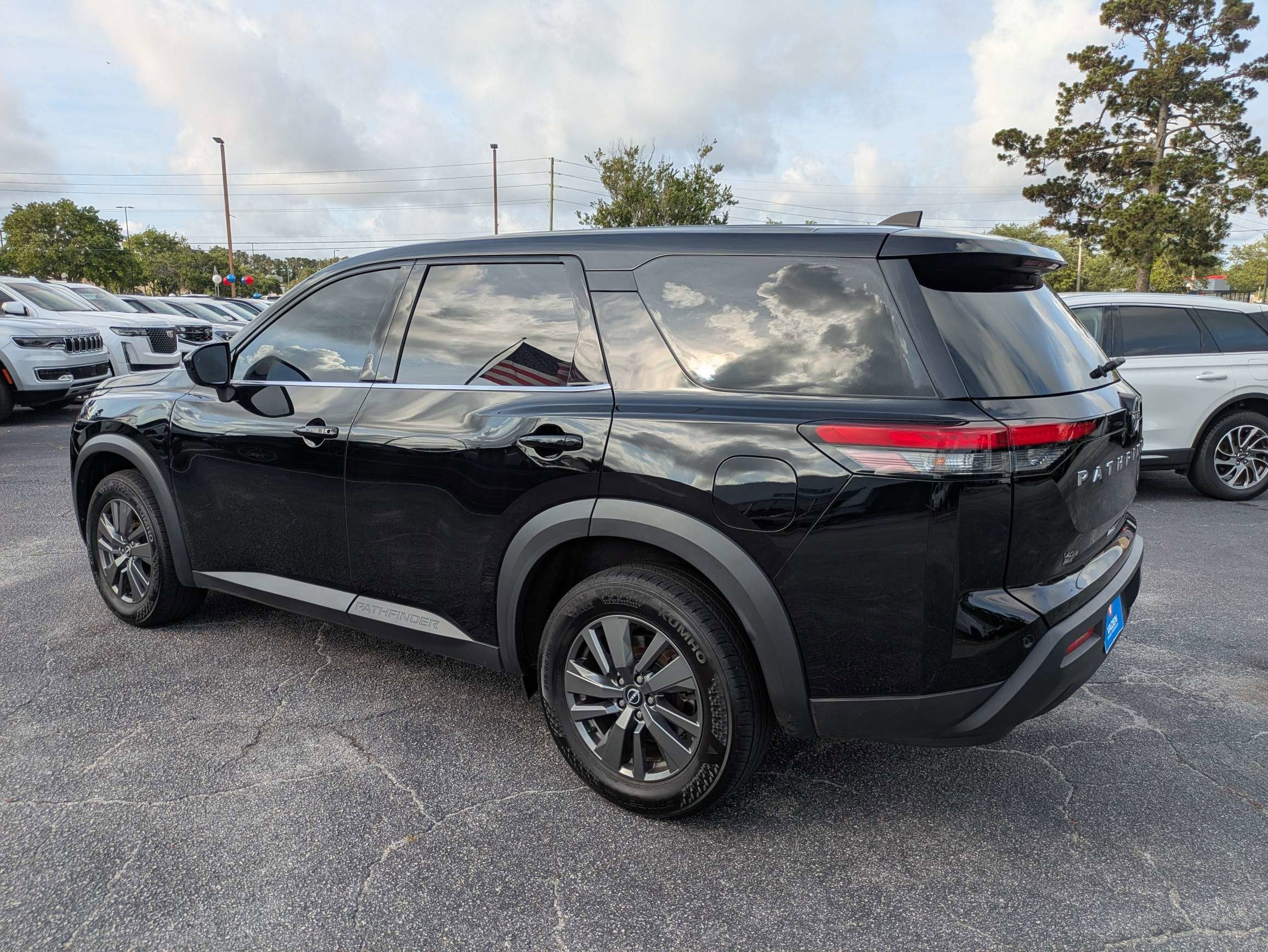 2024 Nissan Pathfinder S