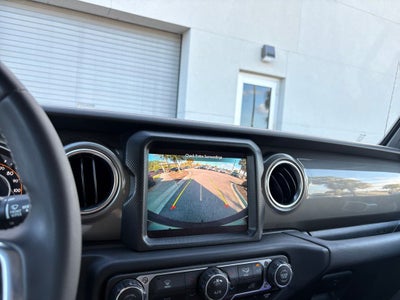 2023 Jeep Wrangler 4-Door Sahara 4x4