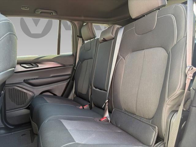 2026 Jeep Grand Cherokee GRAND CHEROKEE LAREDO 4X2