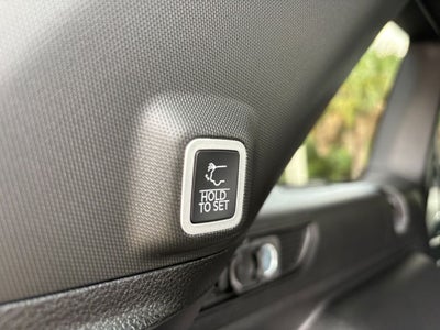 2025 Jeep Grand Cherokee GRAND CHEROKEE LAREDO X 4X2