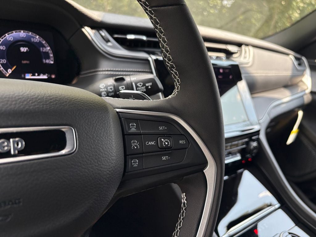 2025 Jeep Grand Cherokee GRAND CHEROKEE LAREDO X 4X2