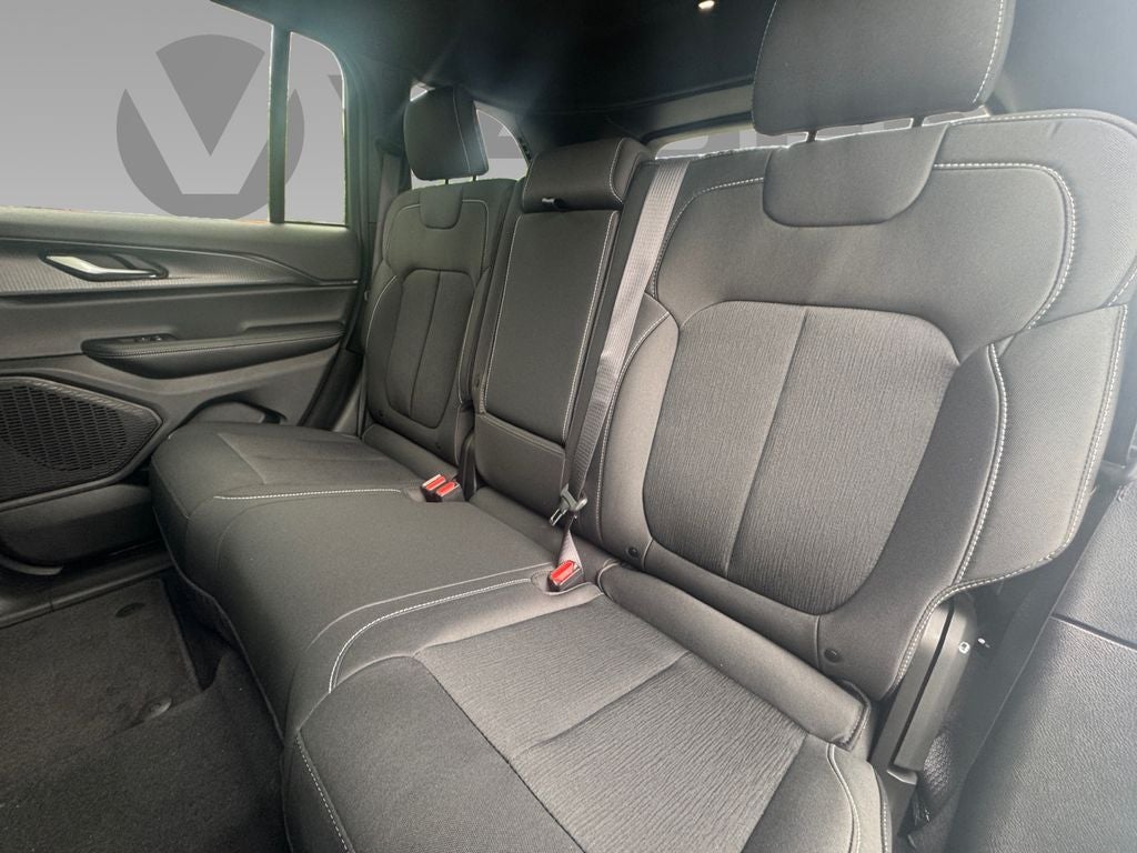 2025 Jeep Grand Cherokee GRAND CHEROKEE LAREDO X 4X2