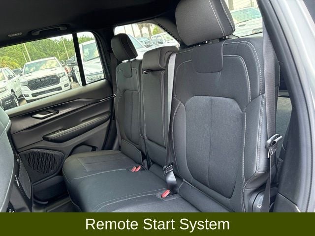 2026 Jeep Grand Cherokee GRAND CHEROKEE LAREDO X 4X2