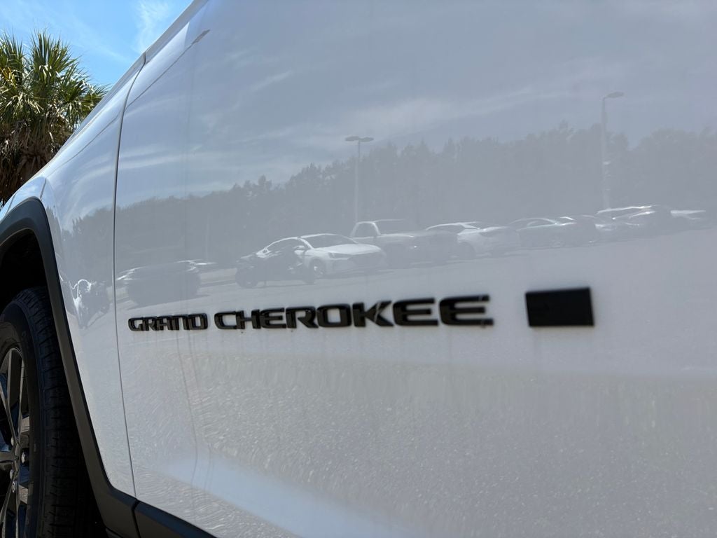 2026 Jeep Grand Cherokee GRAND CHEROKEE LAREDO ALTITUDE 4X2