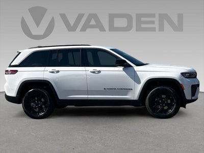 2026 Jeep Grand Cherokee GRAND CHEROKEE LAREDO ALTITUDE 4X2
