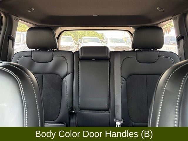 2026 Jeep Grand Cherokee GRAND CHEROKEE LAREDO ALTITUDE 4X2