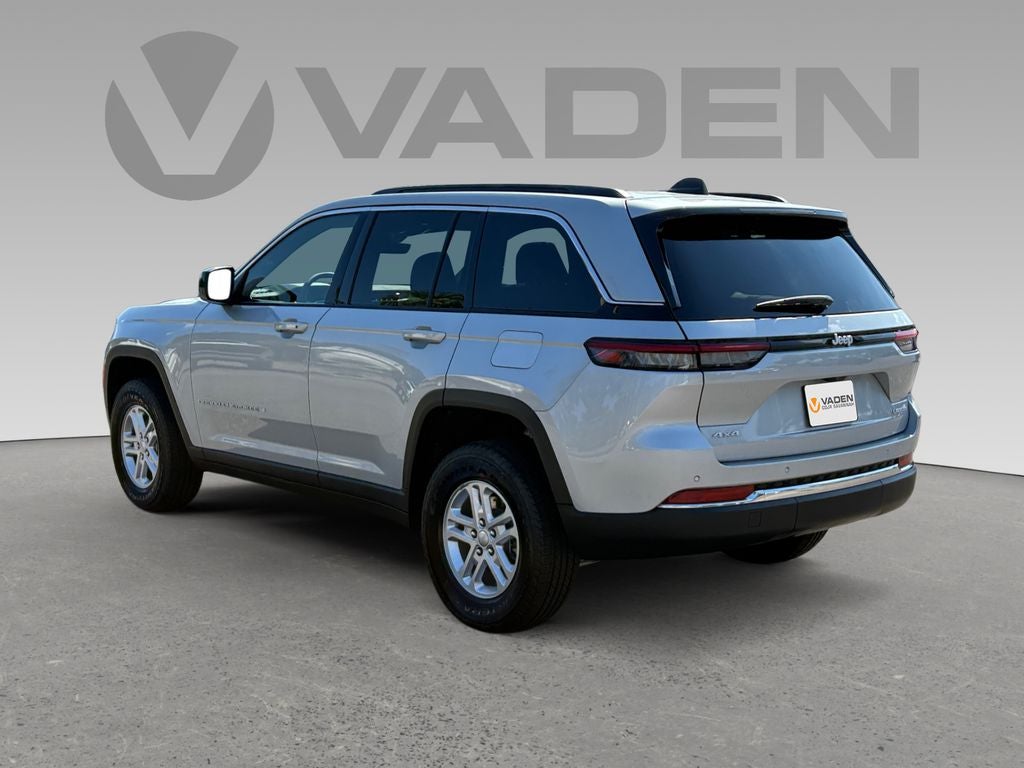 2025 Jeep Grand Cherokee GRAND CHEROKEE LAREDO 4X4