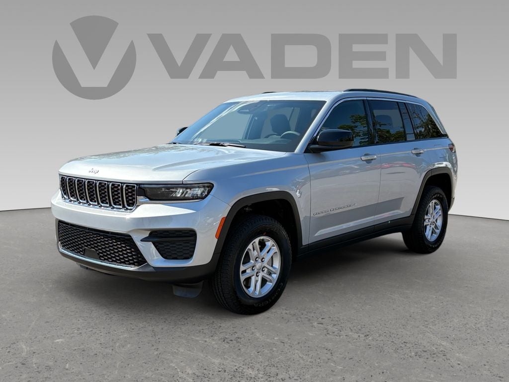 2025 Jeep Grand Cherokee GRAND CHEROKEE LAREDO 4X4