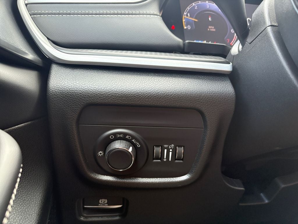 2025 Jeep Grand Cherokee GRAND CHEROKEE ALTITUDE 4X4