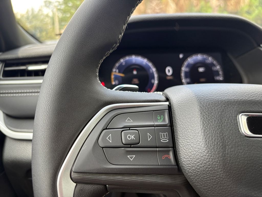 2025 Jeep Grand Cherokee GRAND CHEROKEE LAREDO 4X4