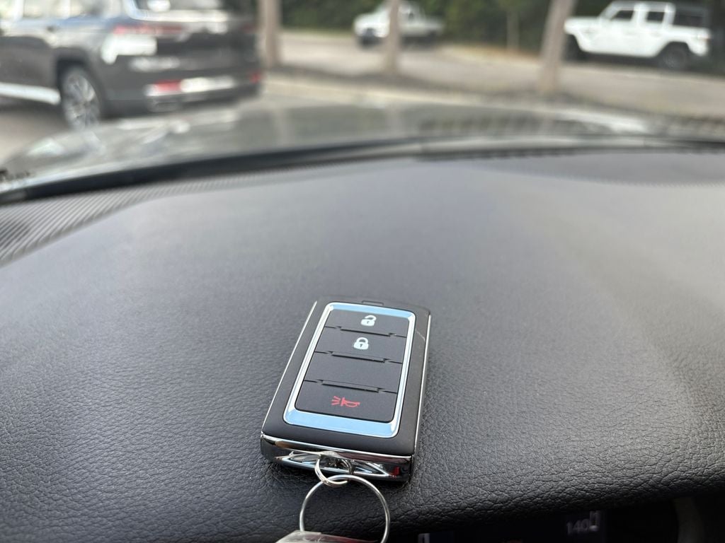 2025 Jeep Grand Cherokee GRAND CHEROKEE LAREDO 4X4