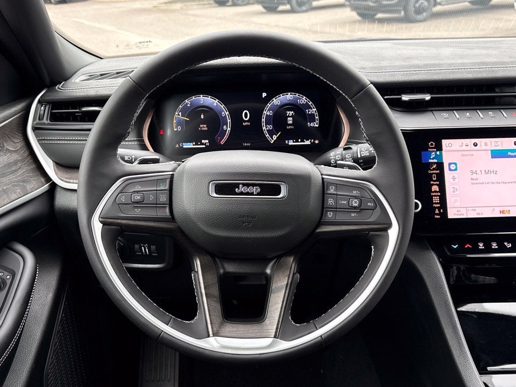 2027 Jeep Grand Cherokee GRAND CHEROKEE LAREDO ALTITUDE 4X4