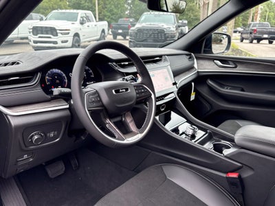 2027 Jeep Grand Cherokee GRAND CHEROKEE LAREDO ALTITUDE 4X4