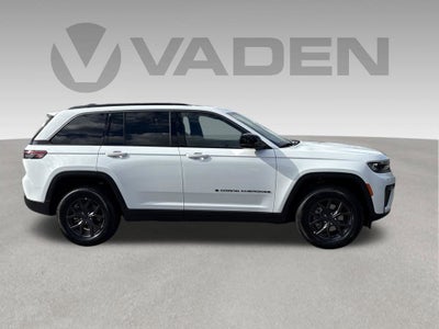 2027 Jeep Grand Cherokee GRAND CHEROKEE LAREDO ALTITUDE 4X4