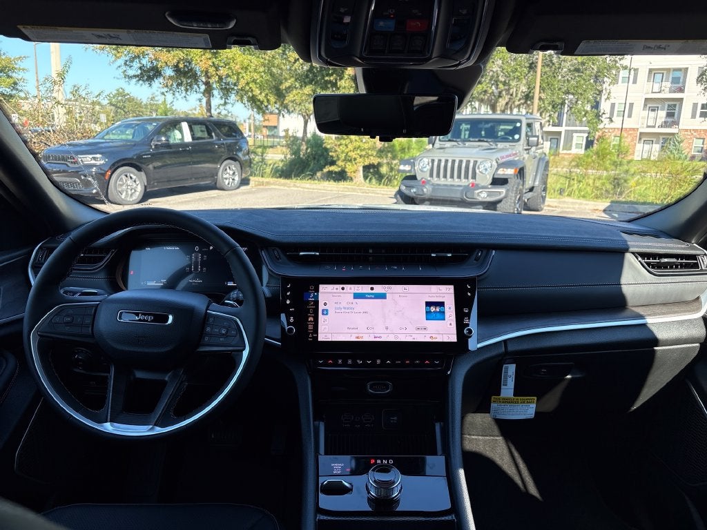 2027 Jeep Grand Cherokee GRAND CHEROKEE LIMITED RESERVE 4X4