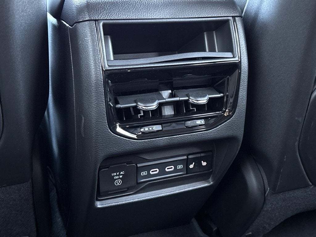 2027 Jeep Grand Cherokee GRAND CHEROKEE LIMITED RESERVE 4X4