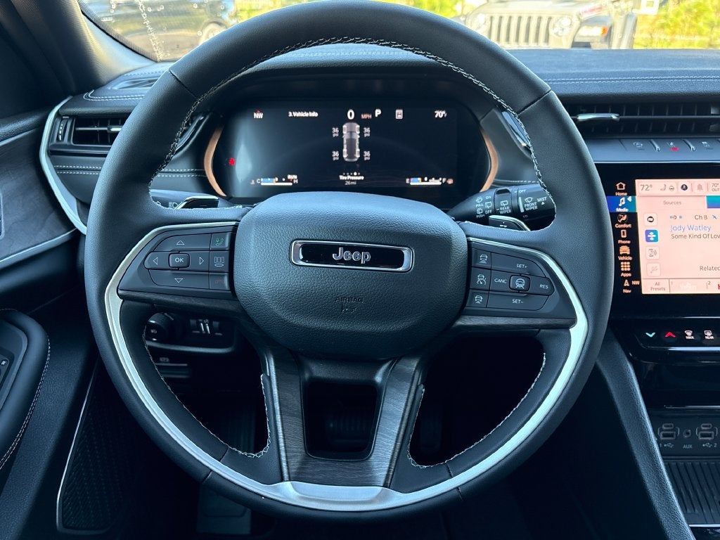 2027 Jeep Grand Cherokee GRAND CHEROKEE LIMITED RESERVE 4X4