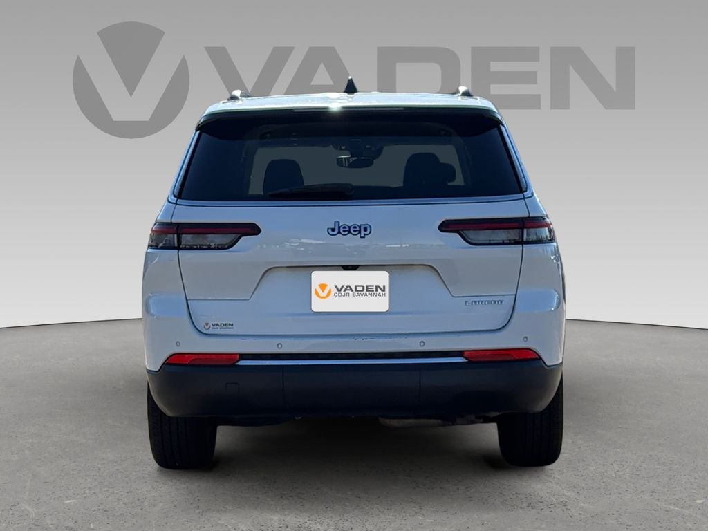 2023 Jeep Grand Cherokee L Laredo 4x2