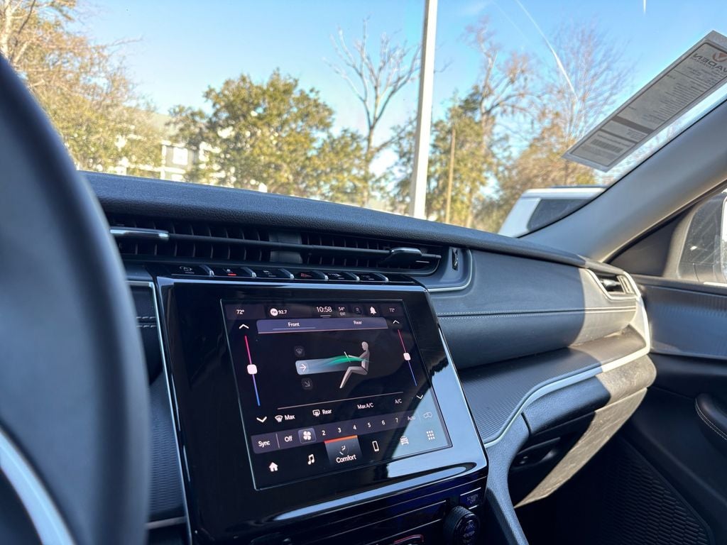 2023 Jeep Grand Cherokee L Laredo 4x2