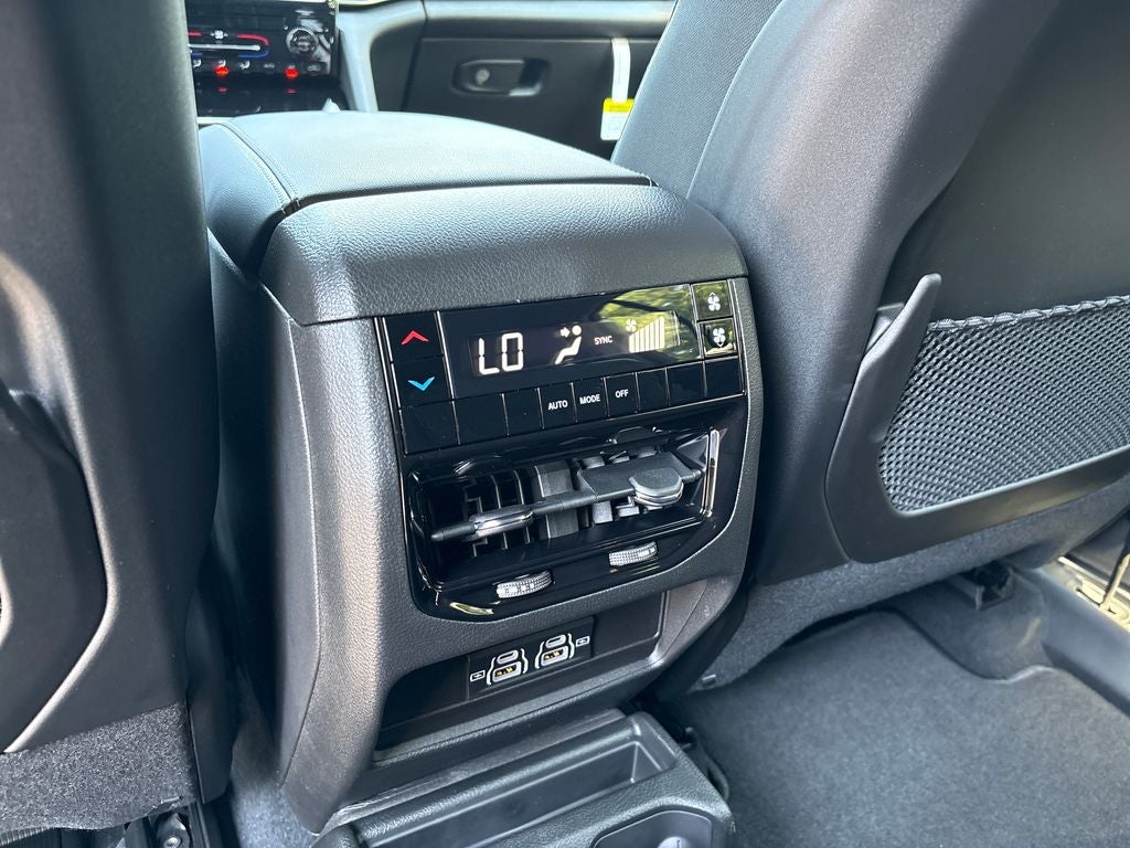 2026 Jeep Grand Cherokee GRAND CHEROKEE L LAREDO 4X2