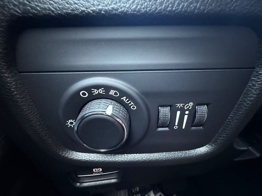 2025 Jeep Grand Cherokee GRAND CHEROKEE L LAREDO 4X2