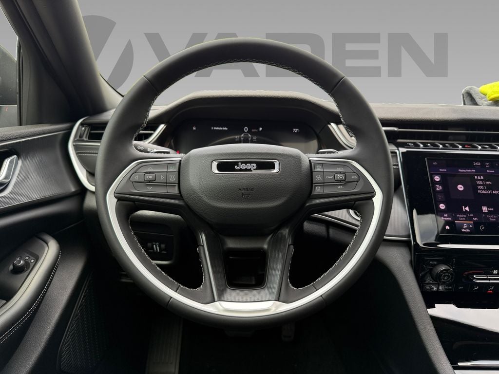 2025 Jeep Grand Cherokee GRAND CHEROKEE L LAREDO X 4X4