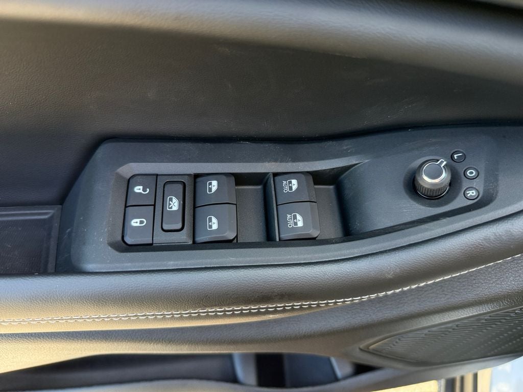 2025 Jeep Grand Cherokee GRAND CHEROKEE L LAREDO 4X4