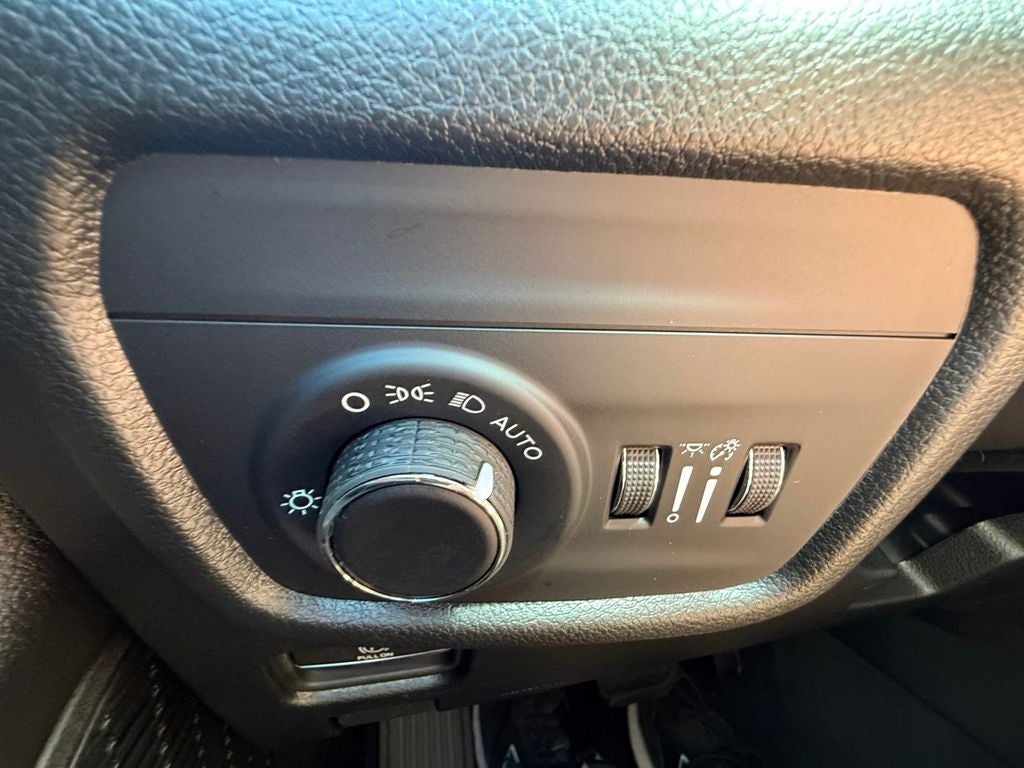 2025 Jeep Grand Cherokee GRAND CHEROKEE L LAREDO 4X4