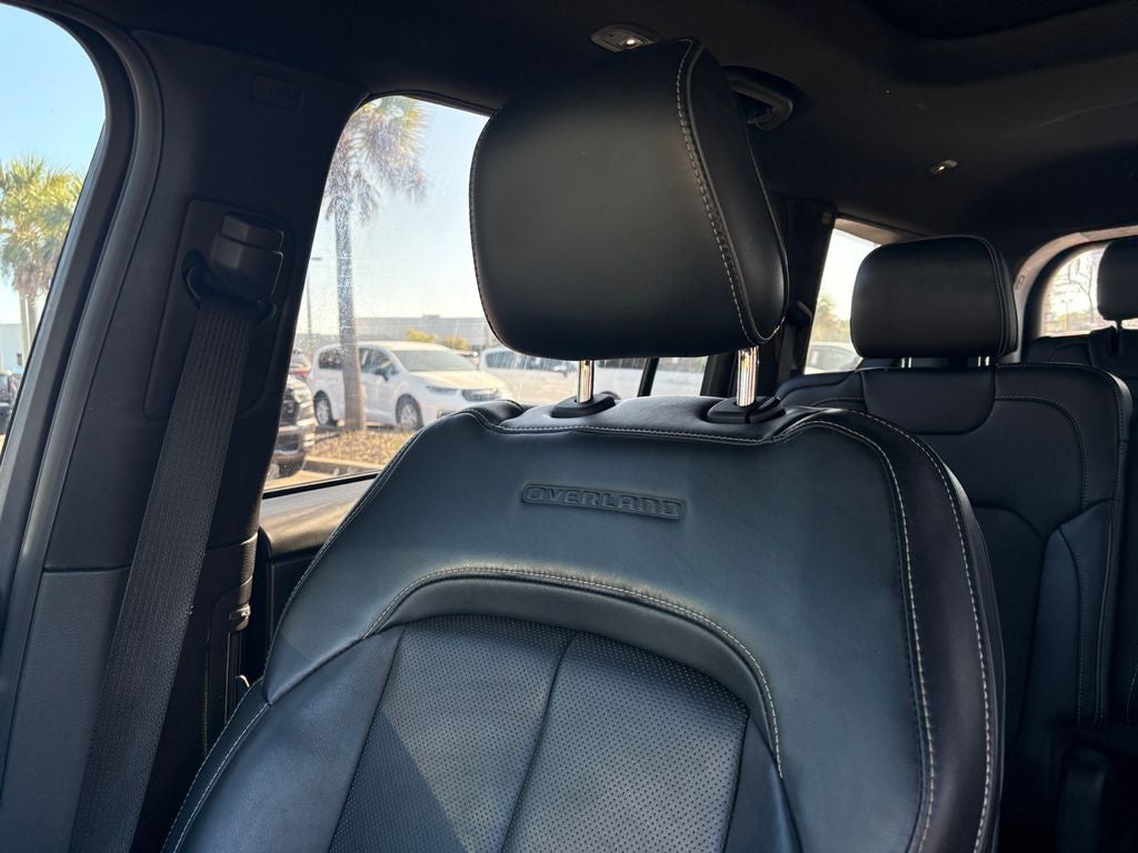 2022 Jeep Grand Cherokee L Overland 4x4