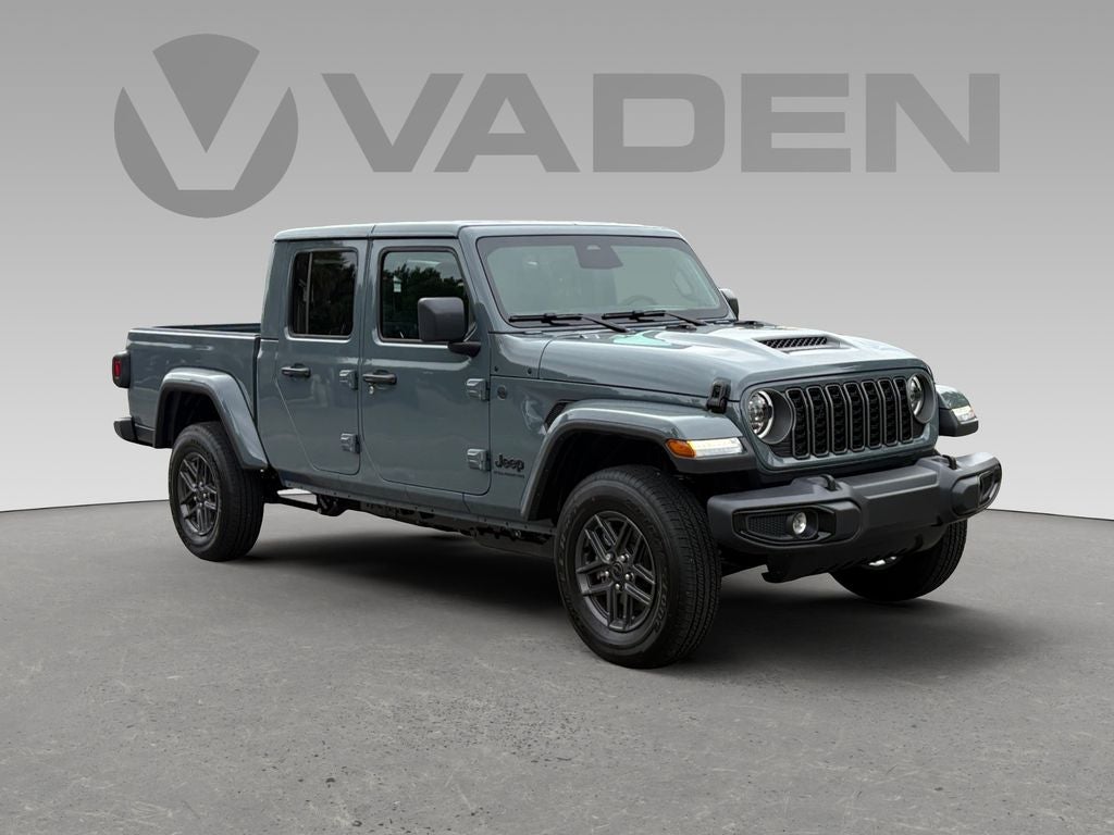 2026 Jeep Gladiator Sport S Auto's photo