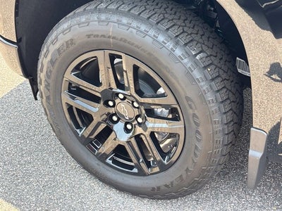 2026 Chevrolet Silverado 1500 4WD Crew Cab Short Bed Custom