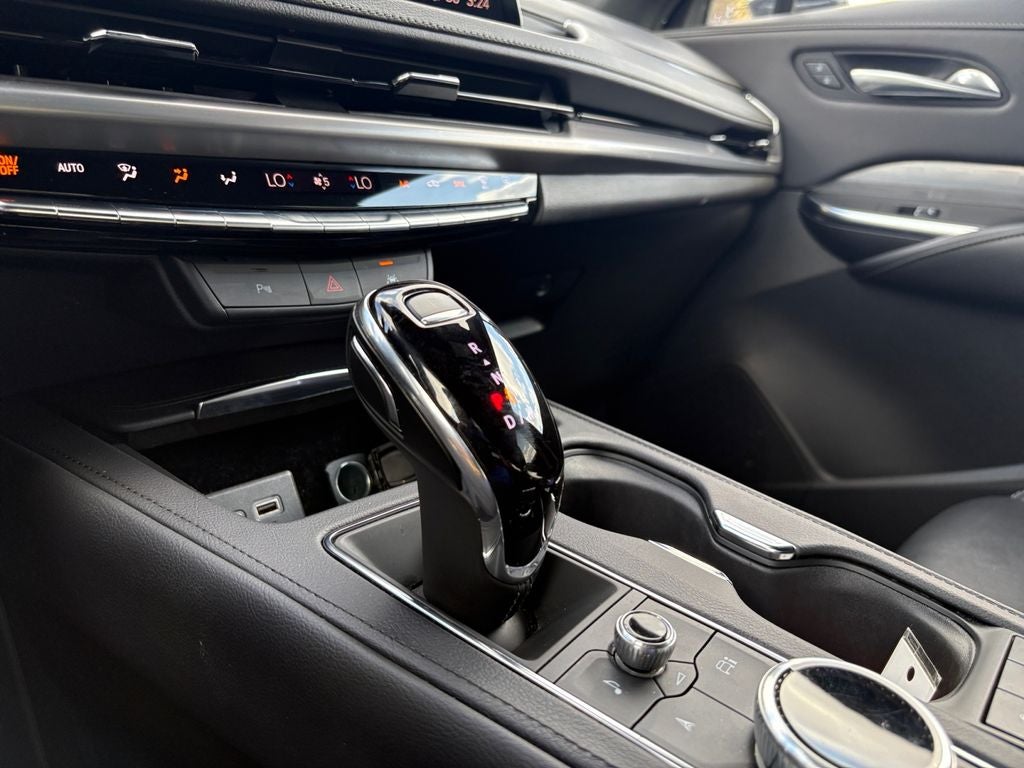 2024 Cadillac XT4 AWD Premium Luxury