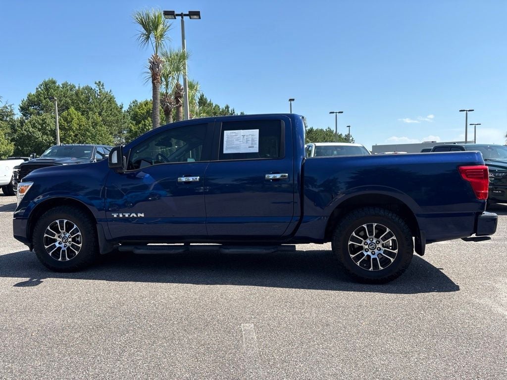2021 Nissan TITAN Crew Cab SV 4x2
