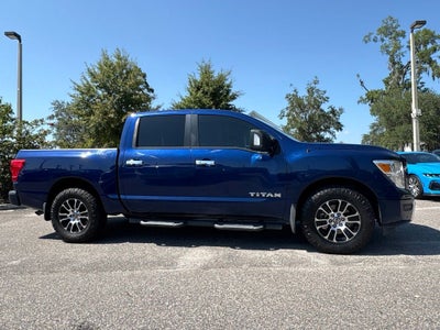 2021 Nissan TITAN Crew Cab SV 4x2