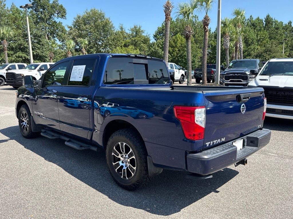 2021 Nissan TITAN Crew Cab SV 4x2