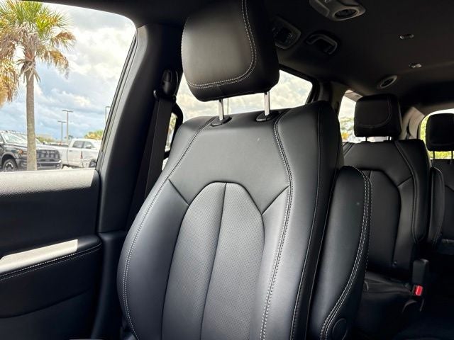 2027 Chrysler Pacifica PACIFICA SELECT