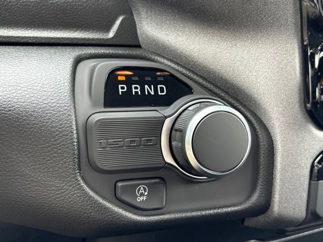 2026 RAM 1500 RAM 1500 TRADESMAN CREW CAB 4X2 5'7' BOX