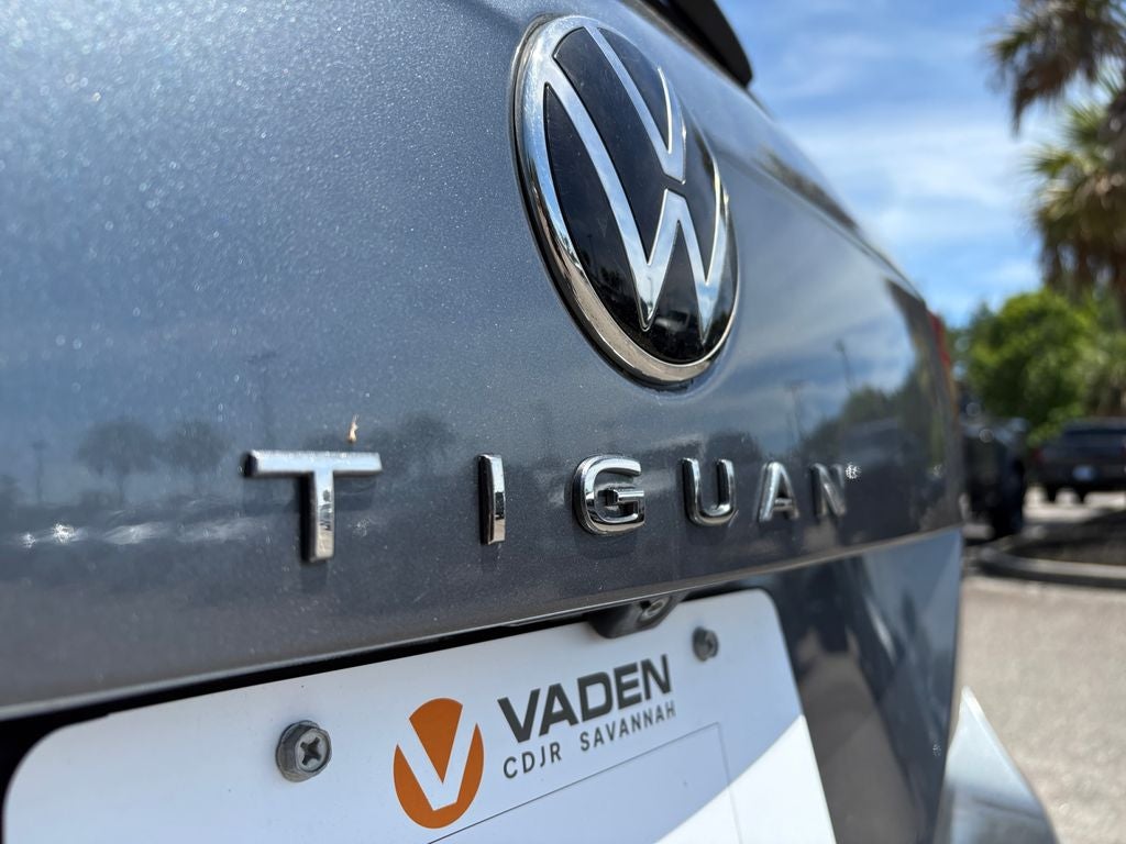 2022 Volkswagen Tiguan 2.0T SE R-Line Black