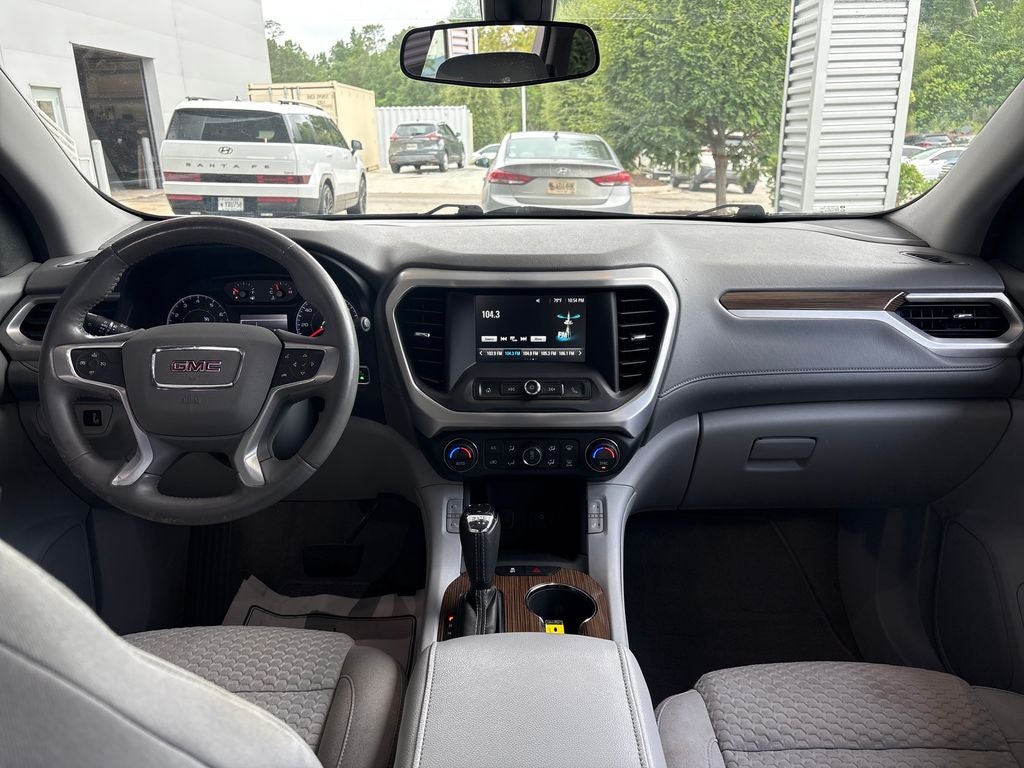 2017 GMC Acadia SLE-2