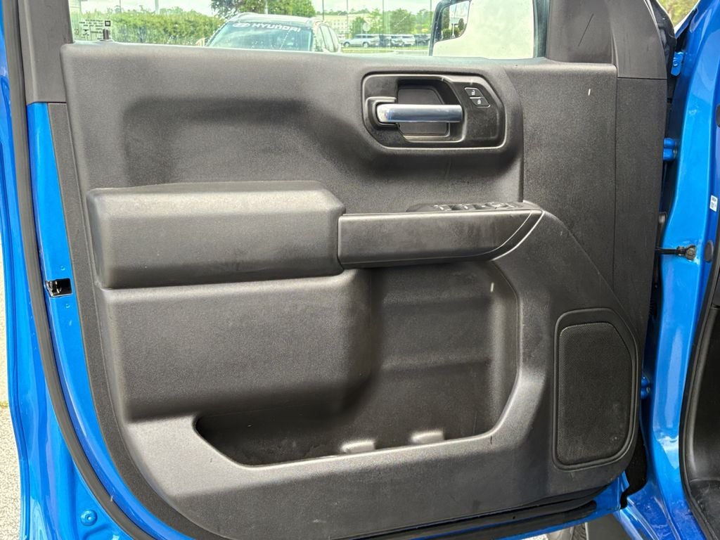 2025 Chevrolet Silverado Custom