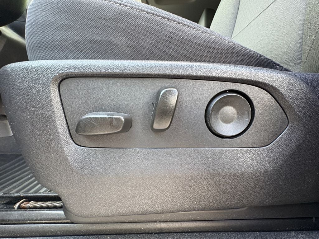 2025 Chevrolet Silverado Custom