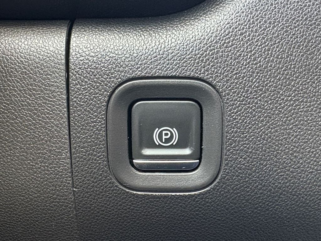 2021 Chevrolet Silverado Custom