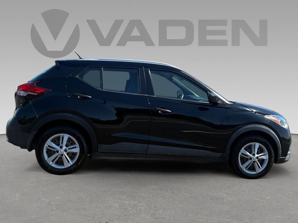 2019 Nissan Kicks S