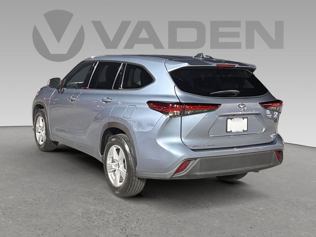 2022 Toyota Highlander LE